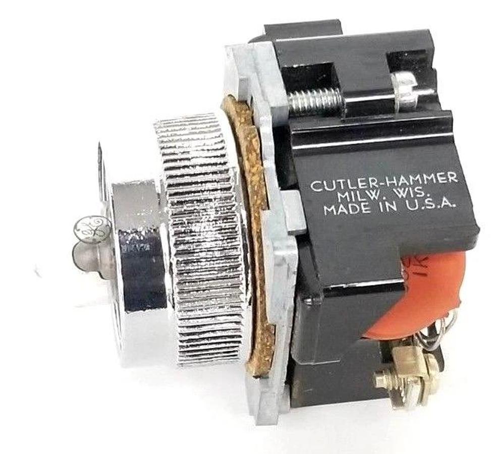 Used NIB CUTLER HAMMER 10250T228 INDICATOR LIGHT 440-480V NEON 1 HOLE MTG.