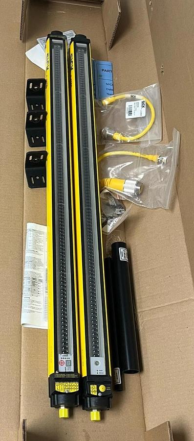 SICK XC40P-0701A0A0AAA0 C4000 Select Safety Light Curtain Pair 1052745 750/14mm