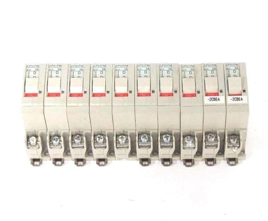 Used LOT OF 10 FUJI CP31FM/3 CIRCUIT PROTECTORS CP31FM 3 AMP BREAKER