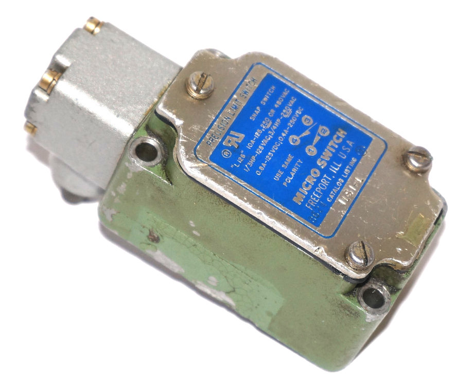 Used MICRO SWITCH 1LS1-L SWITCH 10AMP 1/3HP-125VAC 3/4-250VAC OIL TIGHT 1LS1L