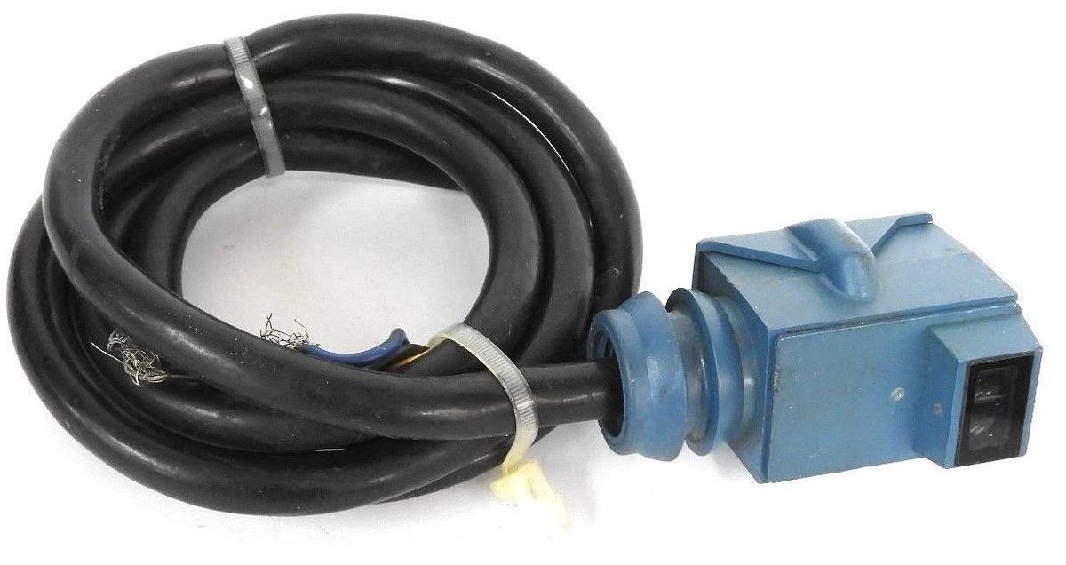 Used EATON CORPORATION OPCON 1451B-BC11 PHOTOELECTRIC POLARIZED REFLEX 115VAC