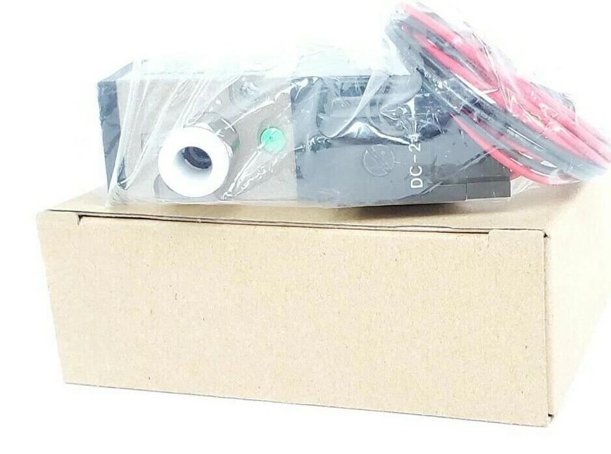 Used NEW CKD 3PA210-GS6-C21-3 SOLENOID VALVE DC24V 3PA210-C21 3-PORT