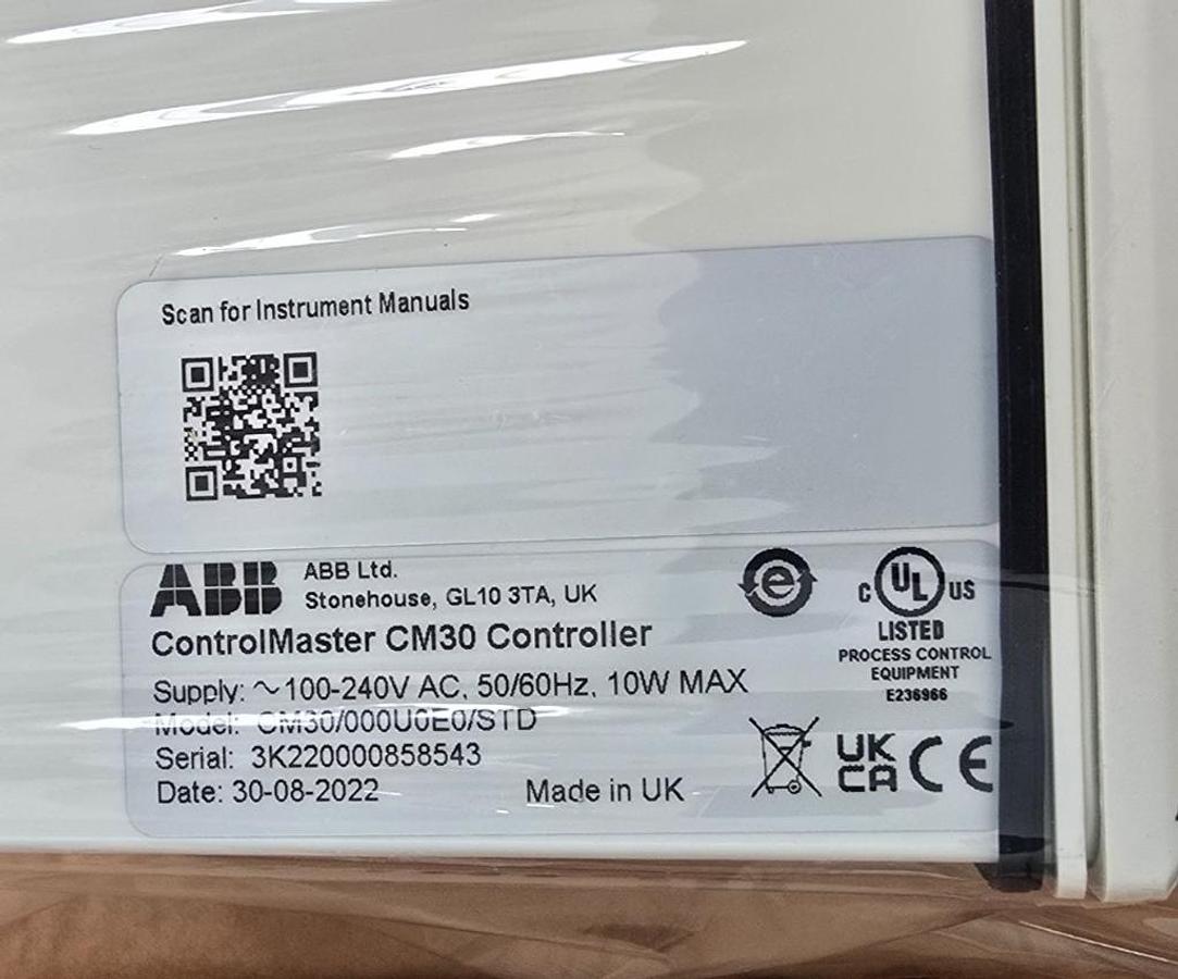 Used ABB ControlMaster CM30 PID Process Controller CM30/000U0E0/STD 1/4 DIN Loop NSMP