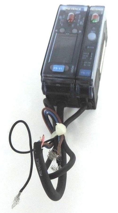 Used KEYENCE FS-V1 PHOTOELECTRIC FIBER AMPLIFIER & FS-T2 FIBEROPTIC SENSOR