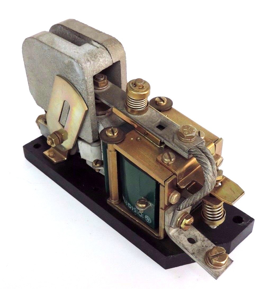 Used GENERAL ELECTRIC IC2800-M140C416 CONTACTOR W/ ID154G37A COIL,  IC2800M140C416