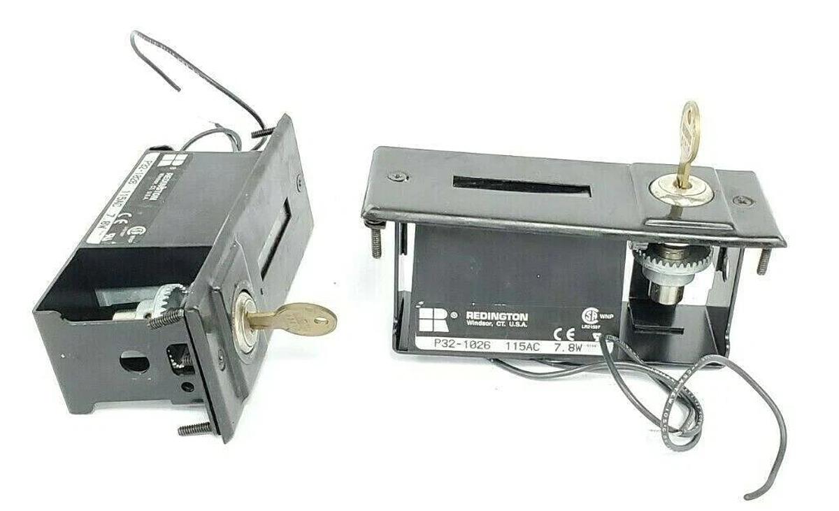 Used (2) REDINGTON P32-1026 115VAC 7.8VA ELECTRONIC COUNTERS PANEL MOUNT 6 FIGURE