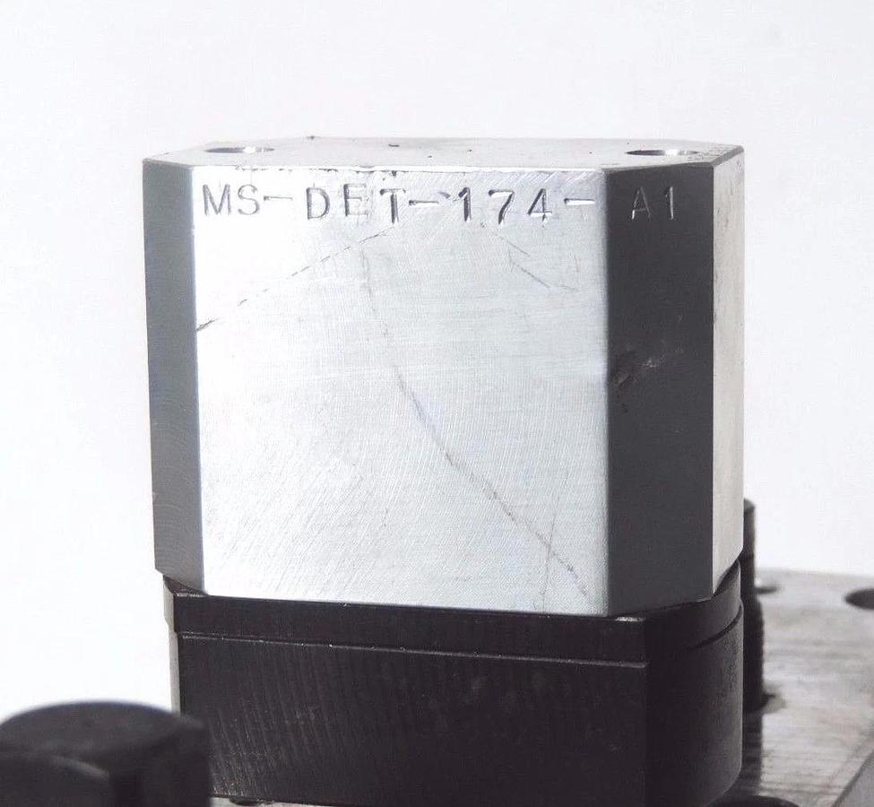 Used PARKER P1D4J040MCE0150NNNNN SER. P1D CYLINDER W/ MS-DET-174-A1 HEAD