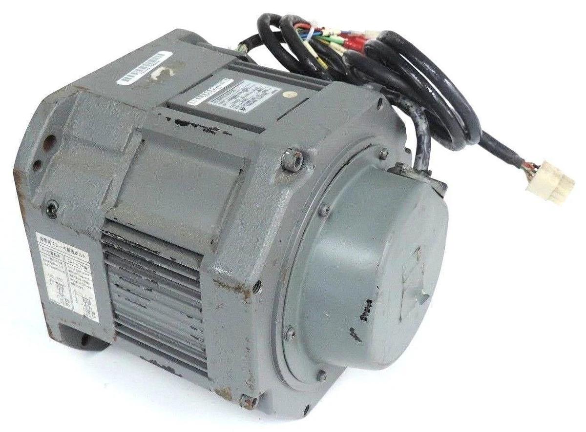 Used YASKAWA USADED-13-YR31 AC SERVO MOTOR 1300W, 9.9A, 2000 R/MIN, USADED13YR31
