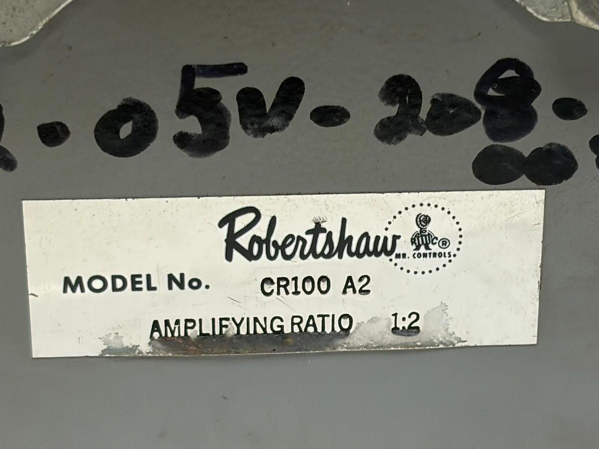 Used Robertshaw CR100 A2 Amplifying Relay 1:2 Pneumatic Ratio Controller Valve