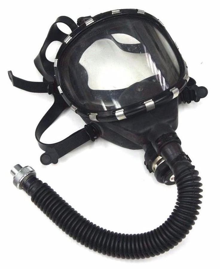 Used SCOTT AIR-PAK II PRESUR-PAK 800212-00 HARNESS P/N 800020-04 WITH MASK AND CASE