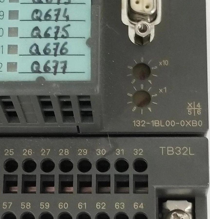 Used SIEMENS 63S7 193-1CL10-0XA0 TERMINAL BLOCK W/ 132-1BL00-0XB0 OUPUT MODULE
