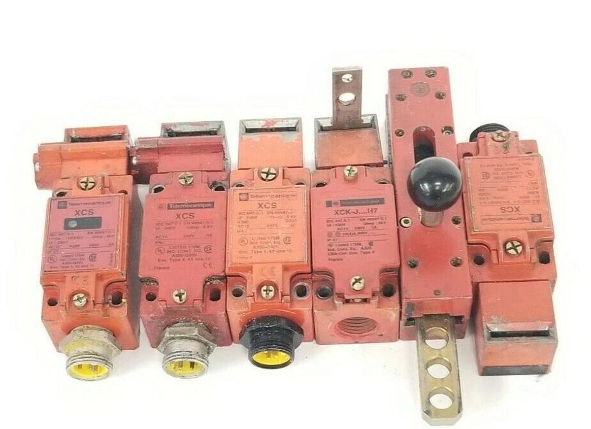 Used LOT OF TELEMECANIQUE XCS LIMIT SWITCH PARTS