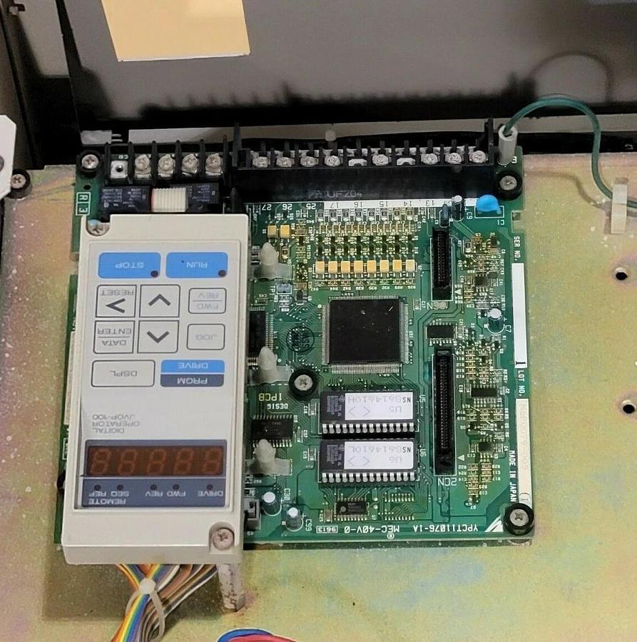 Used OMRON CIMR-G3U5011 SYSDRIVE 3G3IV INVERTER 3-PHASE AMPS: 21 W/ JVOP-100