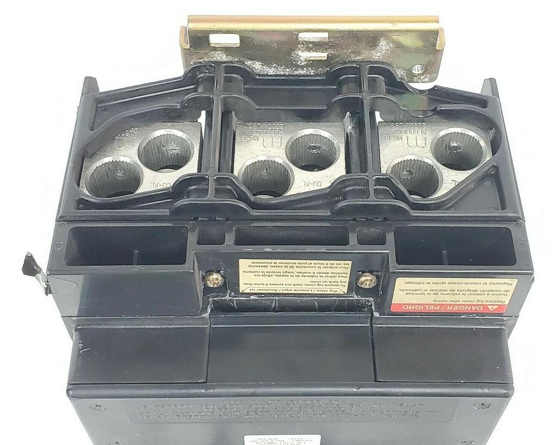 Used SQUARE D LE36400LI MOLDED CASE CIRCUIT BREAKER 600V, 400A W/ TRIP ARP100 PLUG KI