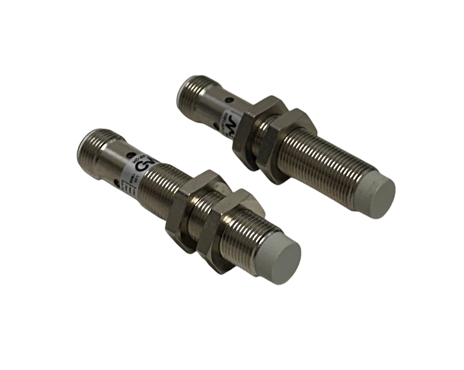 Used 2 AUTOMATIONDIRECT MICRO DETECTORS AM1-AP-2H / AM1AP2H PROXIMITY SWITCHES NSNP