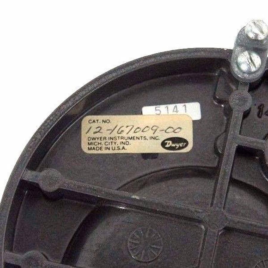 Used DWYER 12-167009-00 MAGNEHELIC PRESSURE GAUGE 15 PSIG MAX, 0-10, 1216700900