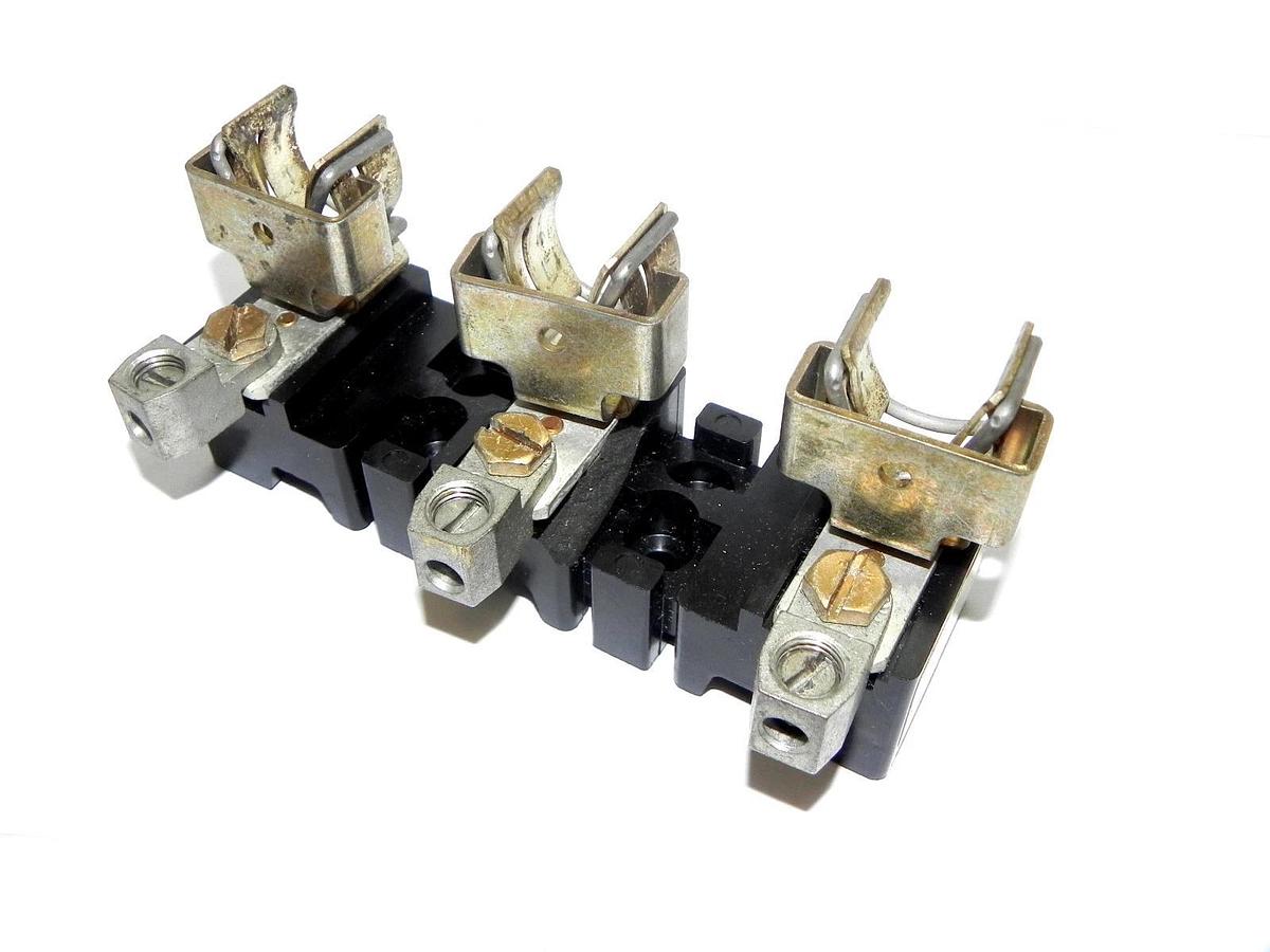 Used ALLEN BRADLEY 40023-416-04 FUSE BLOCK