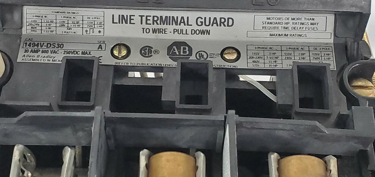 Used ALLEN-BRADLEY 1494V-DS30 TERMINAL GUARD DISCONNECT SWITCH W/ 1494V-FS30 BLOCK