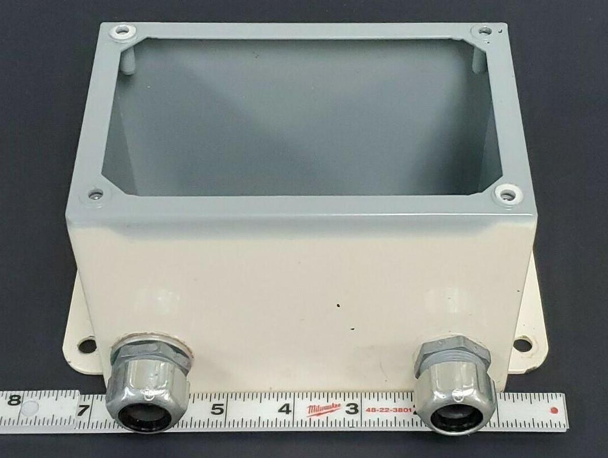 Used HOFFMAN / MENCOM CORP. A-6044SC ENCLOSURE W/ NEMA TYPE 4 109-REC PROGRAM PORT