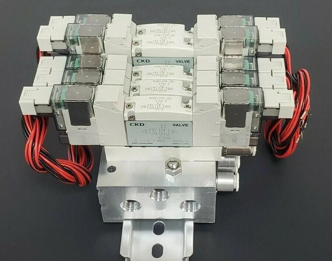 Used NIB CKD M4GB120R-C6-E2HZ1D-7-3 DISCRETE VALVE MANIFOLD ASSEMBLY M4GB120RC6E2HZ1D