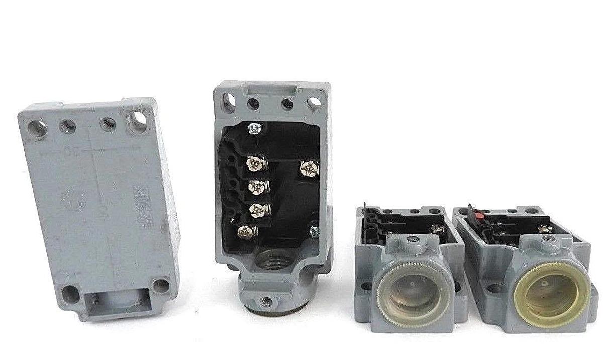LOT OF 4 NEW PEPPERL & FUCHS 08275S RECEPTACLE BODIES 4-3070