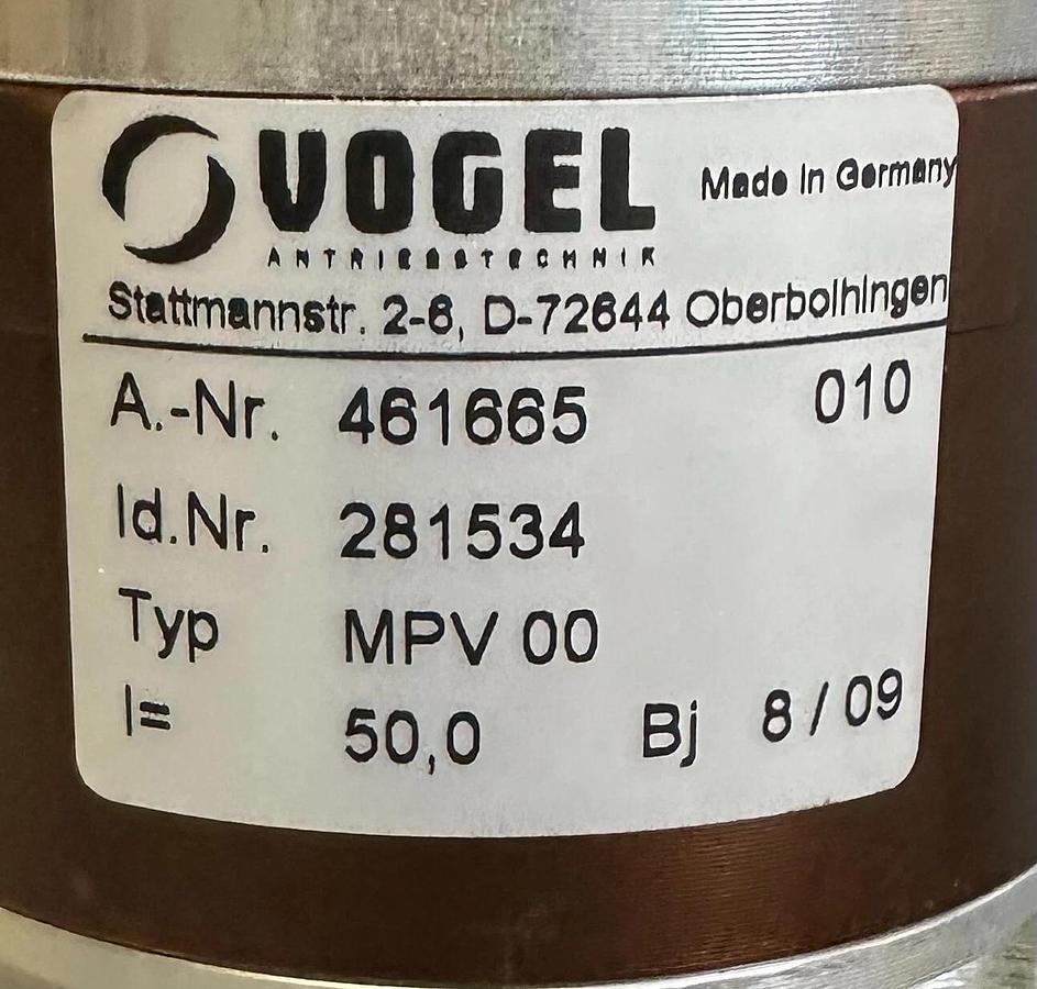 NEW LENZE MCS 06F41LRS0B0-B11N-ST5S00N-R2SU SERVO 13250111 W/ VOGEL 281534 MPV00
