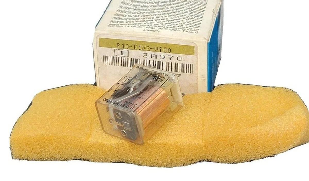 Used NIB POTTER & BRUMFIELD R10-E1X2-V700 RELAY 3A970 120VAC 30VDC 5A
