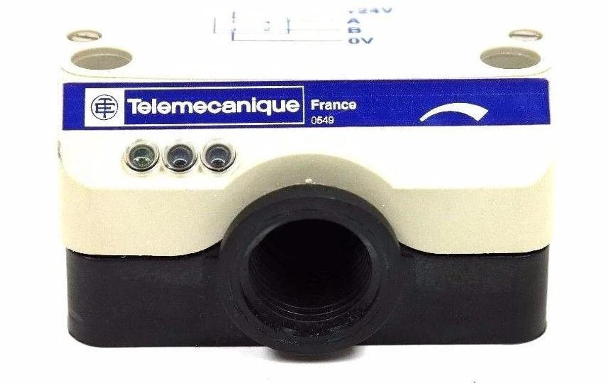 Used NIB TELEMECANIQUE XGS-K6204321H4 INDUCTEL COMPACT STATION SENSOR XGSK6204321H4