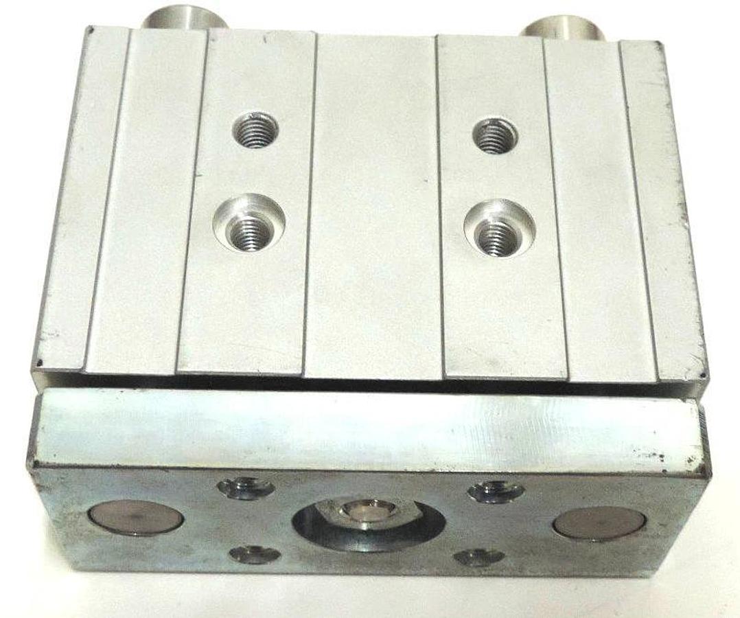 NEW FESTO DFM-32-25-P-A-GF GUIDED CYLINER 25MM STROKE 32MM BORE 10BAR