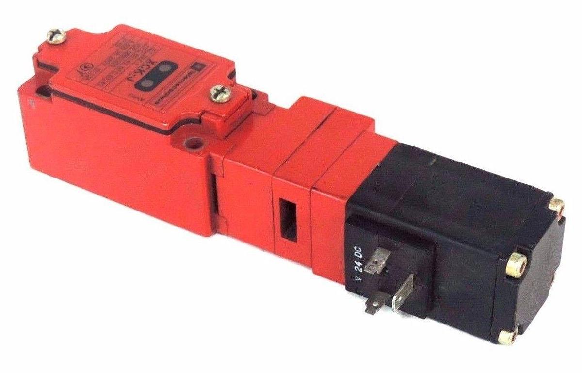 Used TELEMANIQUE XCK-J5986B2 SAFETY INTERLOCK SWITCH 3A 240V, XCK-J, XCKJ5986B2H4