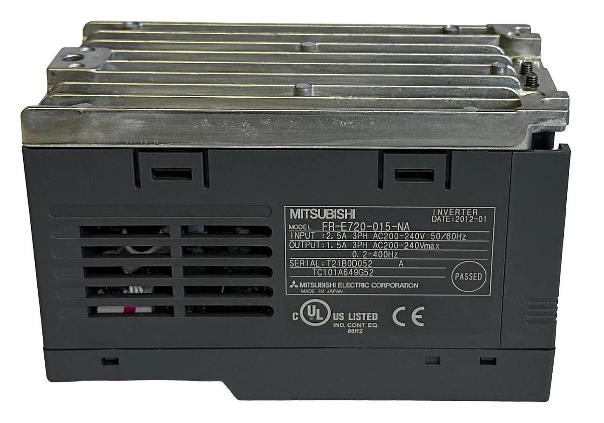 NEW MITSUBISHI FR-E720-015-NA / FRE720015NA E700 COMPACT INVERTER 3-PHASE 240V