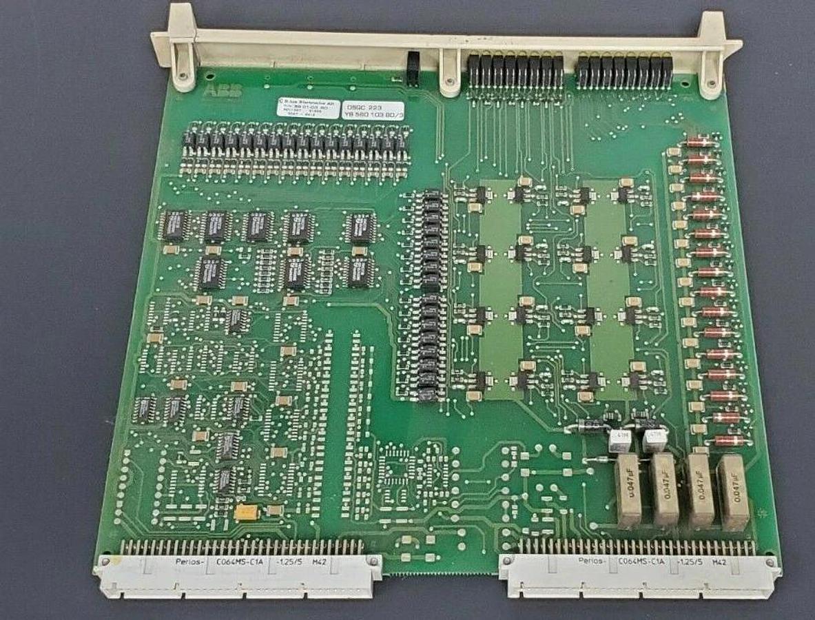 Used ABB DSQC 223 I/O BOARD YB560103-BD/3 P/N: 560103BD REV. 007 3HAB 2214-8/3