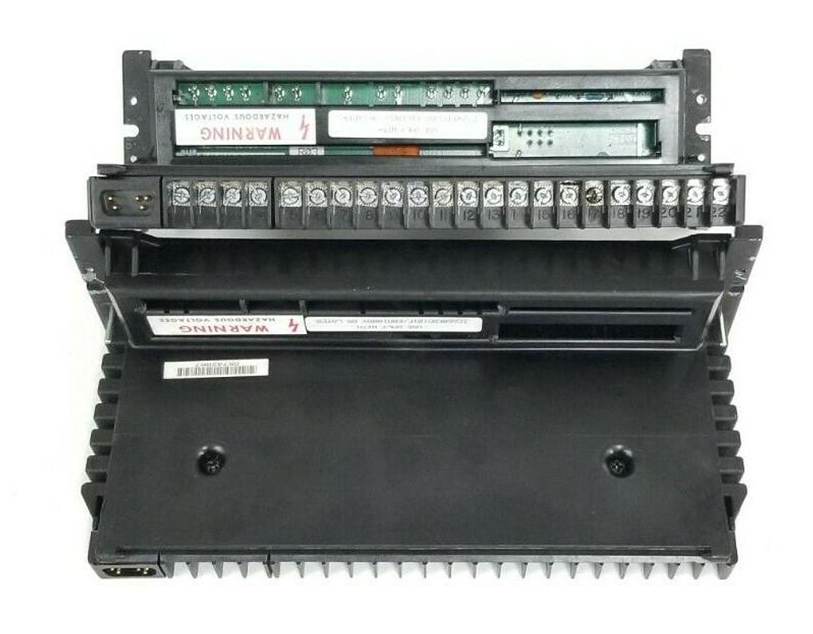 Used LOT OF 2 GE FANUC IC660TSD100E TERM. ASM. GENIUS MODULES 8-I/O 2A IC660TSD100