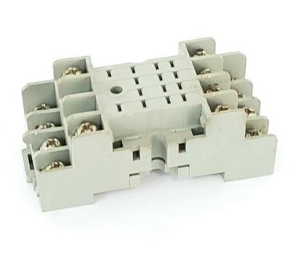 Used DAYTON 2A584E SOCKET RELAYS 7A, 300VAC