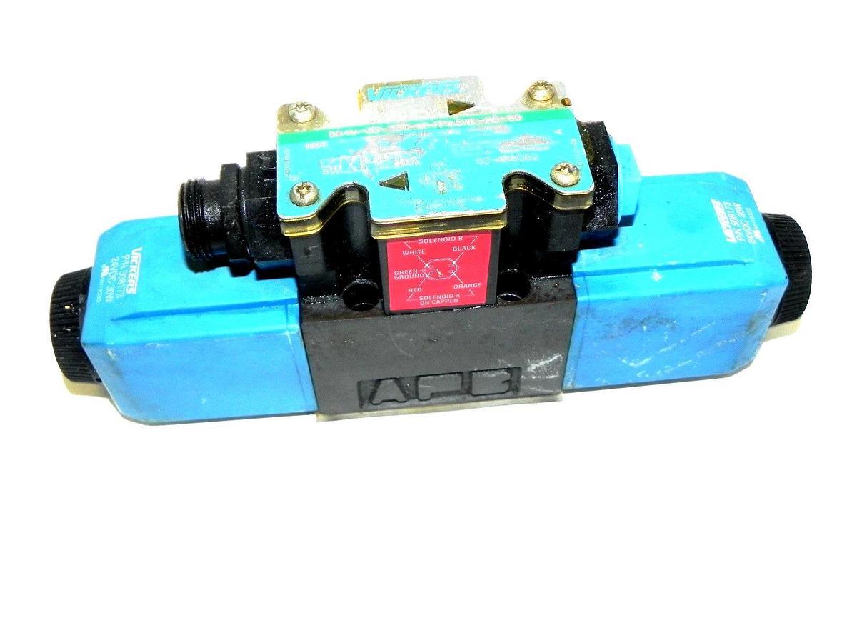 Used VICKERS DG4V-3S-33C-M-FPA5WL-H5-60 HYDRAULIC VALVE DG4V3S33CMFPA5WLH560