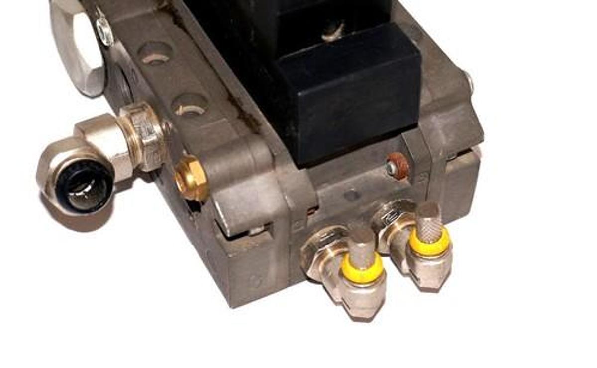 Used NEW REXROTH R480218642 VALVE PLUGIN VER 44 2 W/ 261-108-120-0 VALVE