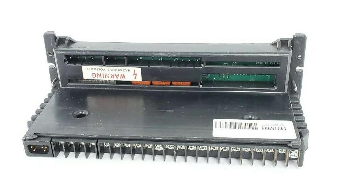 Used GE FANUC IC660TSD100B TERM. ASSEMBLY 115VAC (MISSING 4 SCREWS)