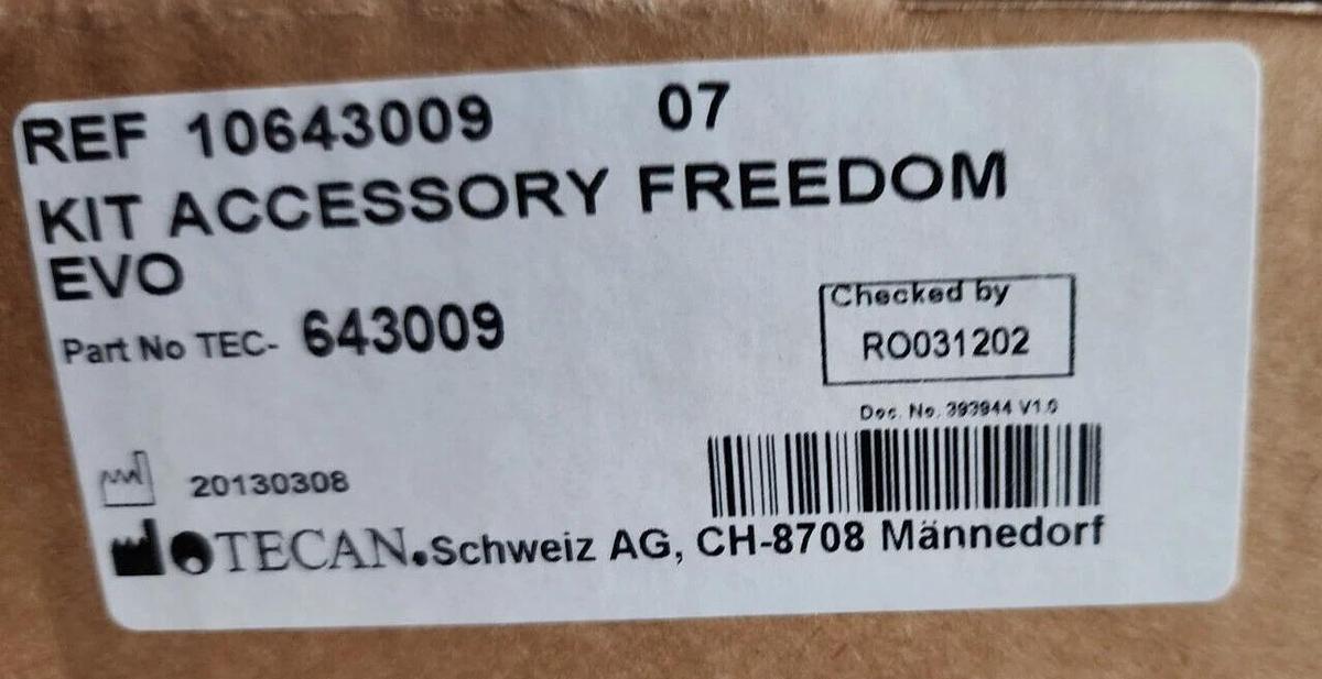 Tecan Freedom EVO Gen-Probe 100/4 DTS Liquid Handler 30019720-01 W/Accs. NEW