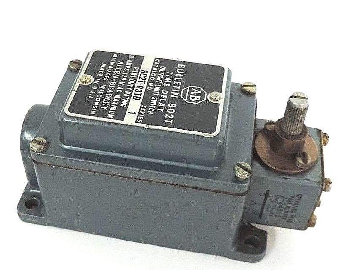 Used ALLEN BRADLEY 802T-R3TD SER. 1 OILTIGHT LIMIT SWITCH W/ Z-24808 HEAD