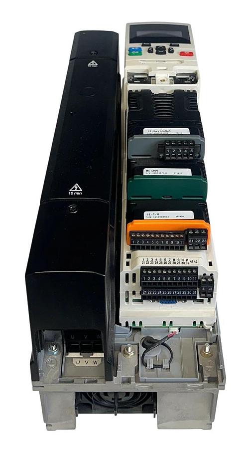 Used CONTROL TECHNIQUES M700-054 00300 A / M700 UNIDRIVE 20/20HP 380-480V 3PH USNP