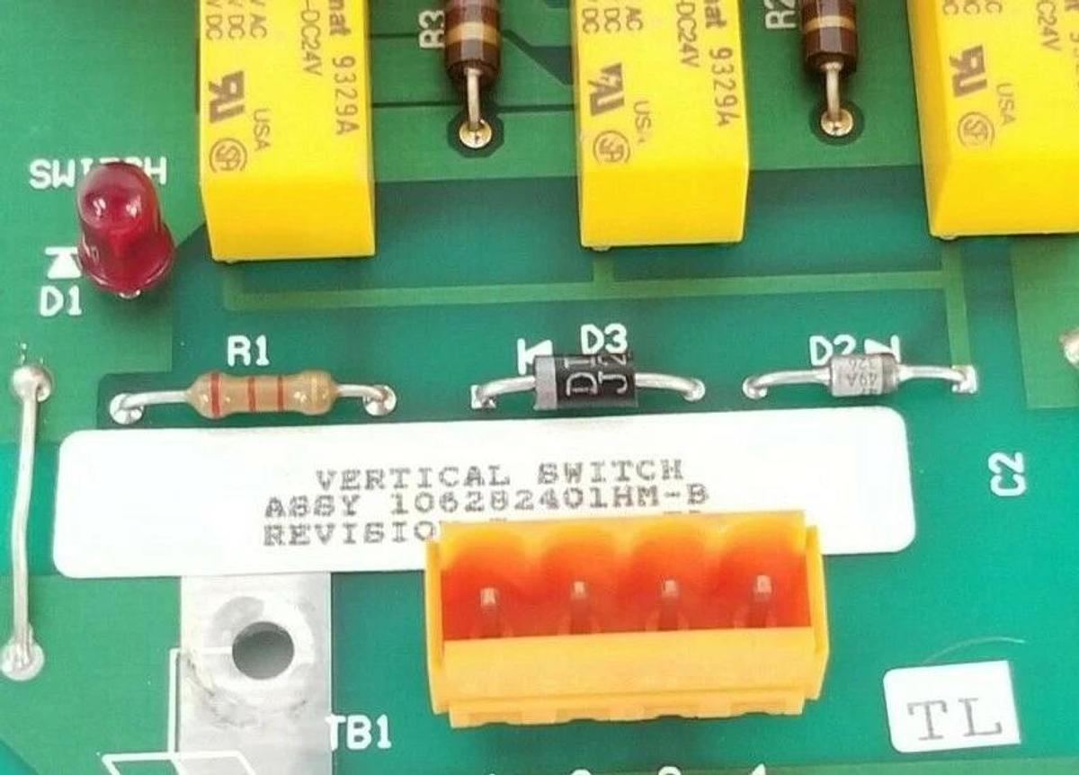 Used BOSTON / FINCOR 106282401HM-B VERTICAL SWITCH BOARD REV: B 106282401HM