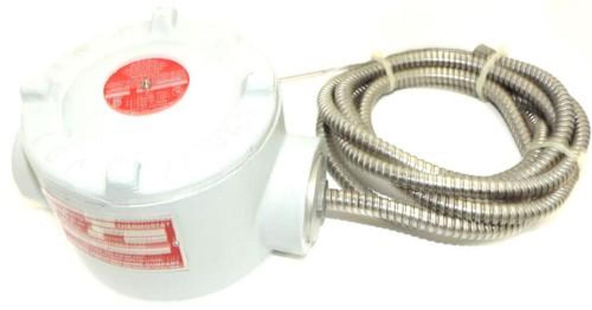 Used NEW THERNON ET7-200 THERMOSTAT. RANGE 0-200F, 14 AMP, 120-240 VAC, ET7200