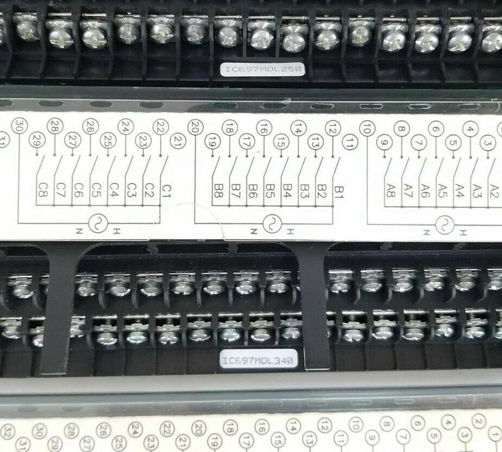 Used LOT OF 2 GE FANUC INPUT / OUTPUT MODULES IC697MDL340 & IC697MDL250