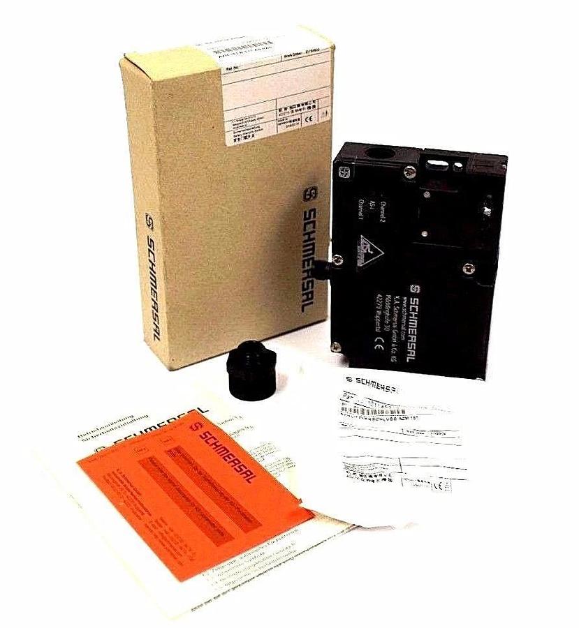 Used NIB SCHMERSAL AZM 161 B ST1-AS RAP 101209090 SAFETY INTERLOCK SWITCH 24VDC