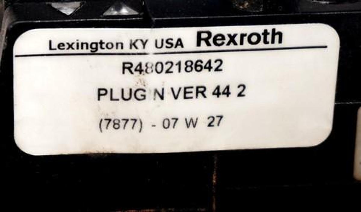Used NEW REXROTH R480218642 VALVE PLUGIN VER 44 2 W/ 261-108-120-0 VALVE