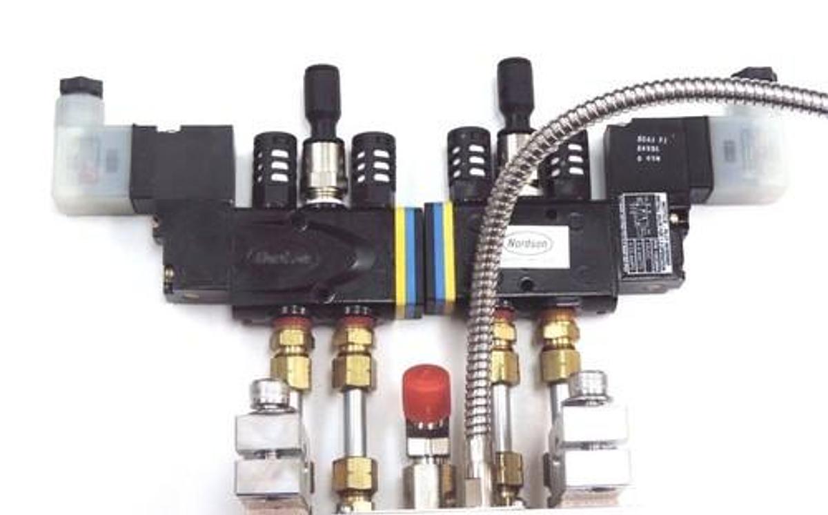 Used NIB NORDSON 731989 BLUE SERIES PNEUMATIC GUN, SOLIDBLUE A-2-T-30-VARISTOR