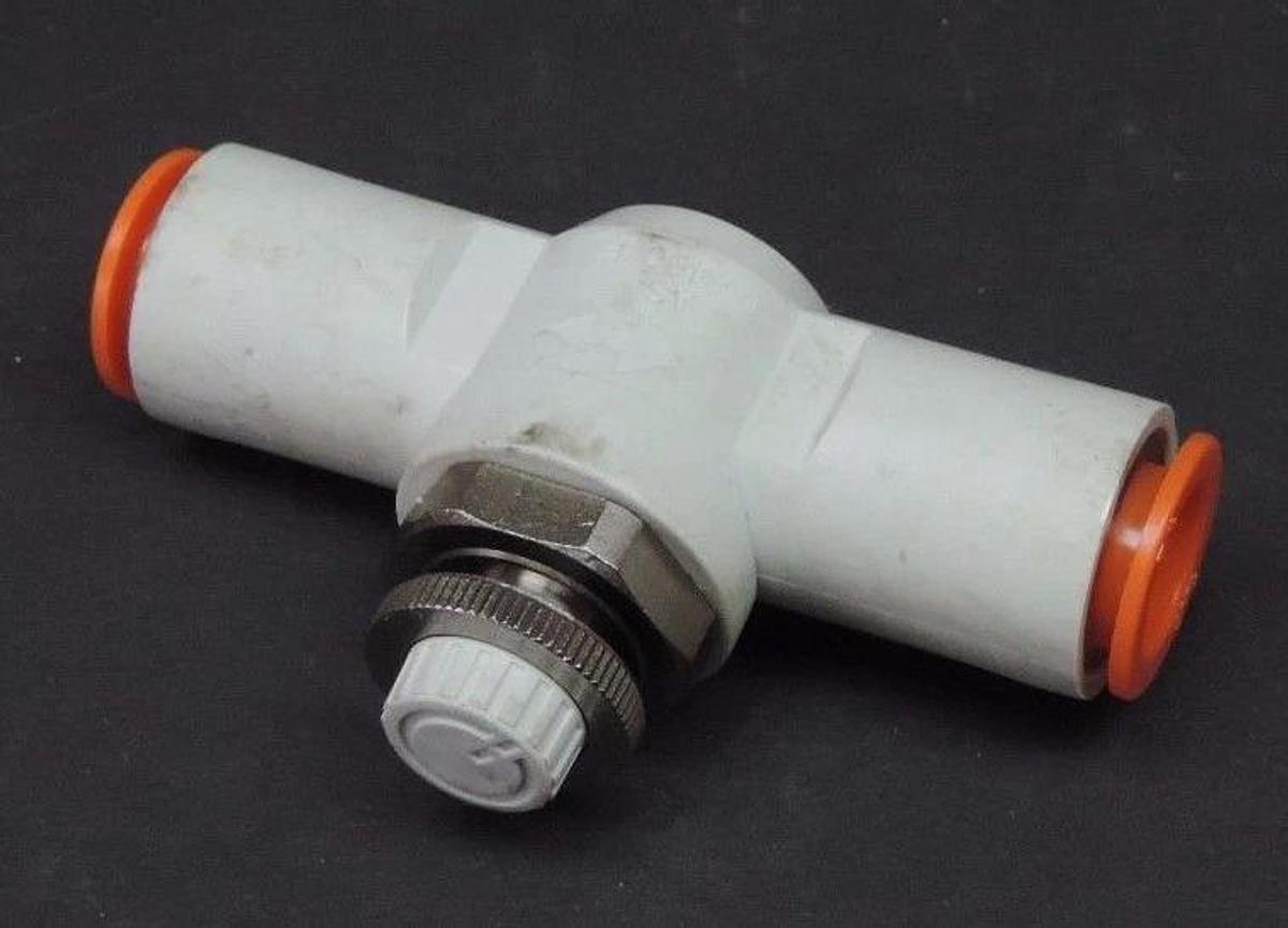 Used LOT OF 5 SMC AS4001F SPEED CONTROL VALVES 1/2"