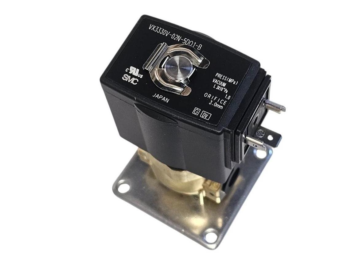 BOX OF 4 NEW SMC VX3330V-02N-5DO1-B DIRECT OP 3 PORT SOLENOID VALVES