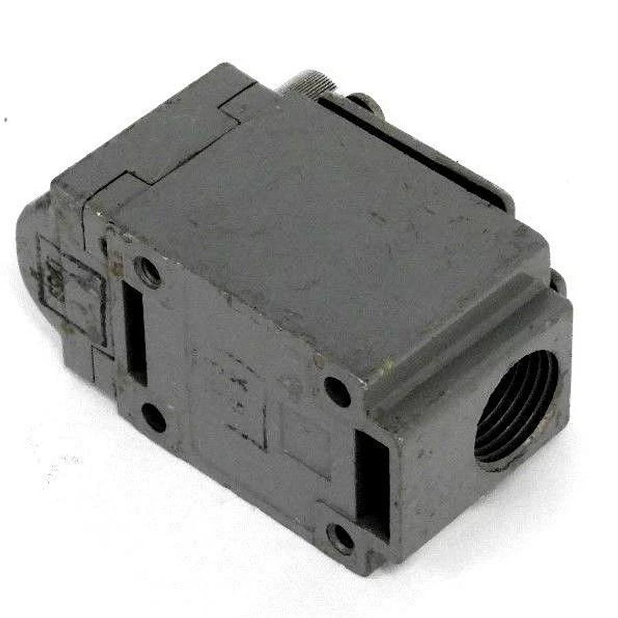 Used SQUARE D 9007-B51C SER.A LIMIT SWITCH 9007B51C