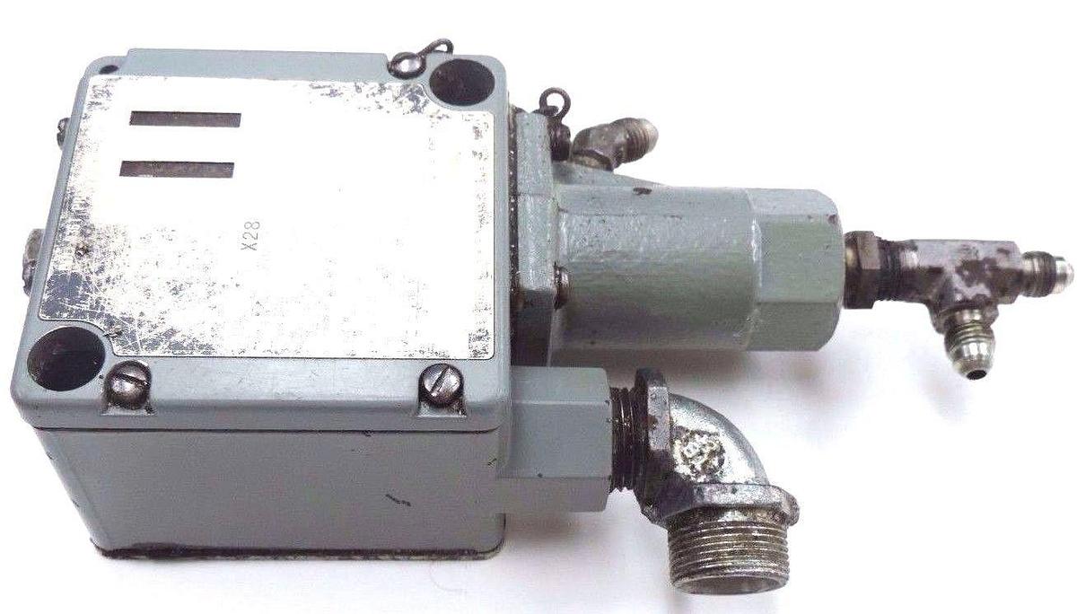 Used ALLEN BRADLEY 836T-T353JX28, SER. A PRESSURE CONTROL SWITCH 600VAC MAX 5A MAX